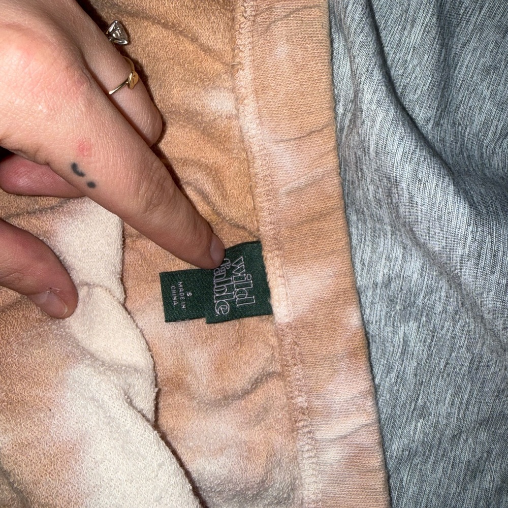 🤯4 for $8🤯 - Picture 2 of 3